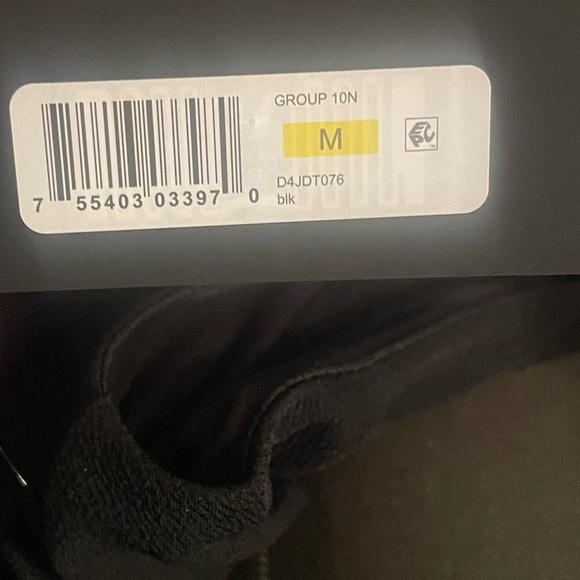 Donna Karan Black, Quiet Luxury, Sleeveless Dress (Med) with Front Gold Chain - Picture 10 of 12